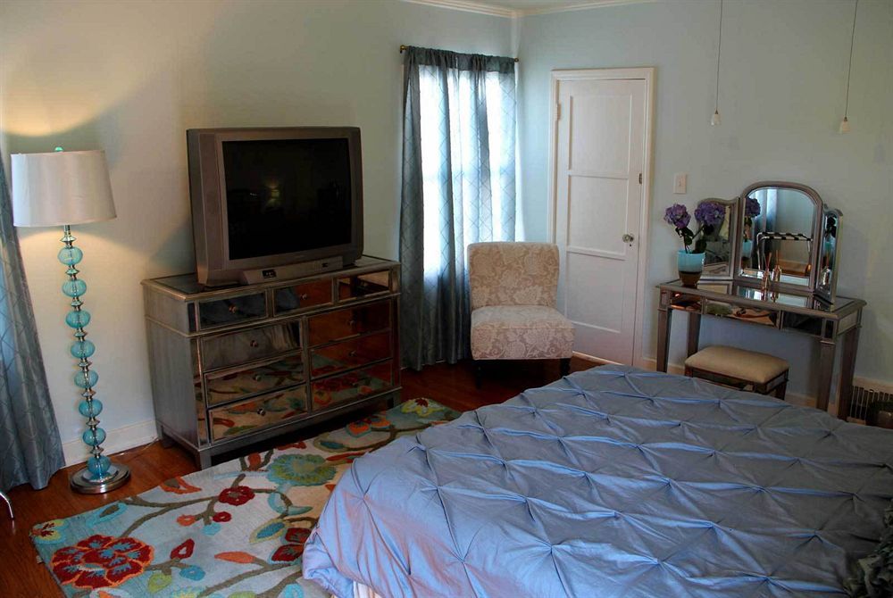 Cinema Suites Bed & Breakfast Hsr19-19-001050 Los Angeles Exterior photo