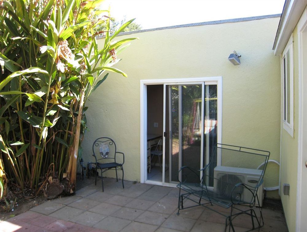 Cinema Suites Bed & Breakfast Hsr19-19-001050 Los Angeles Exterior photo